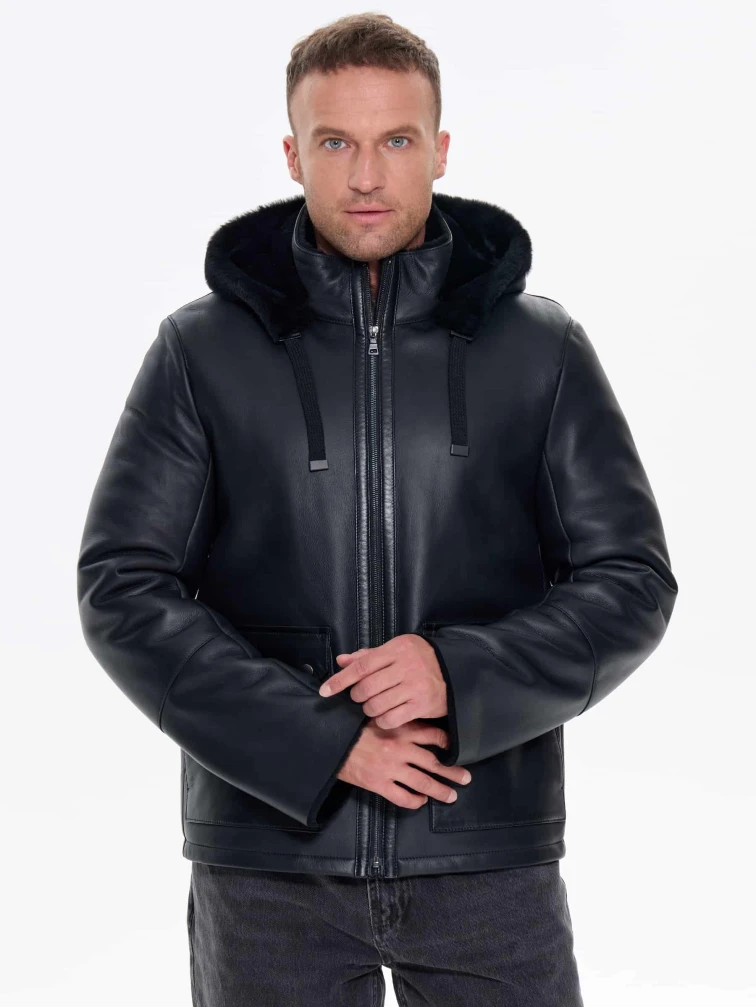Короткая мужская дубленка с капюшоном премиум класса 441, черная, размер 50, артикул 41230-0