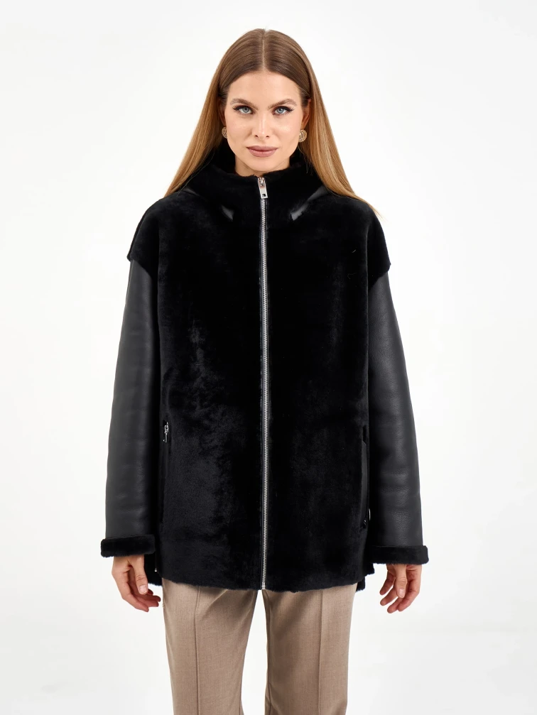 Короткая черная женская дубленка с капюшоном 2076, размер 46, артикул 65260-2