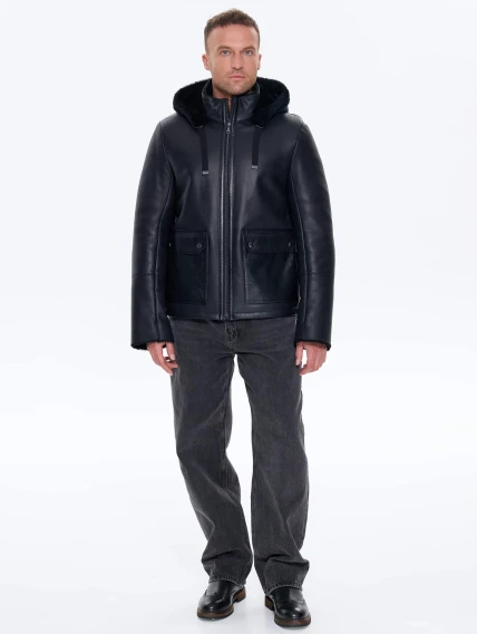 Короткая мужская дубленка с капюшоном премиум класса 441, черная, размер 50, артикул 41230-1