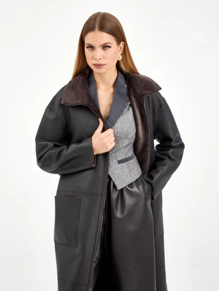 Коричневая длинная женская дубленка 2071, размер 46, артикул 64990-7