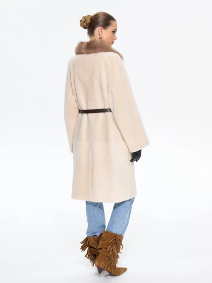 Женская дубленка свободного кроя с куницей 2070, бежевая, размер 48, артикул 65220-5