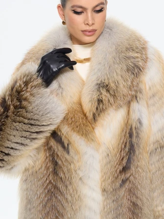 Женская короткая шуба из меха лиса М550-1