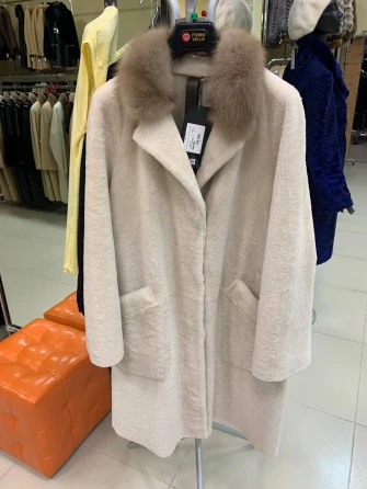 Женская дубленка свободного кроя с куницей 2070-0